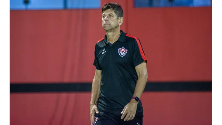 Foto: (Flickr Oficial Vitória/Pietro Carpi) - Fabiano Soares ganhou um novo reforço no Vitória