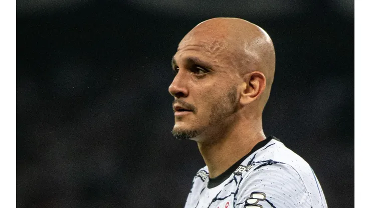 Foto: Alessandra Torres/AGIF - Fábio Santos abre o jogo sobre relação de Róger Guedes com Vítor Pereira