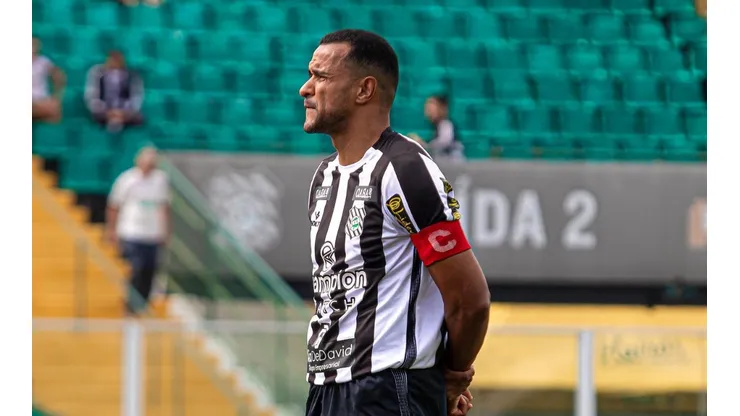 Foto: (Flickr Oficial Figueirense/Patrick Floriani/FFC) - Serginho concedeu entrevista coletiva no Figueirense nesta sexta (13)