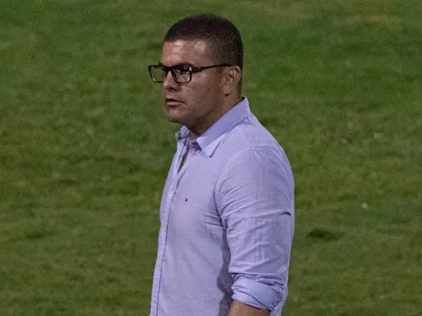 Desfalque no meio e mudança no esquema: Louzer monta equipe para duelo diante do Atlético-MG