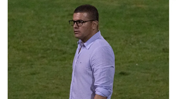 Foto: Rebeca Reis/AGIF - Louzer tem desfalque no meio-campo para duelo em Minas