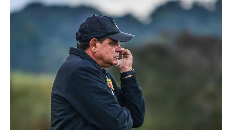 Divulgação/Brusque FC. Waguinho Dias procura alternativas para suprir desfalques em campo