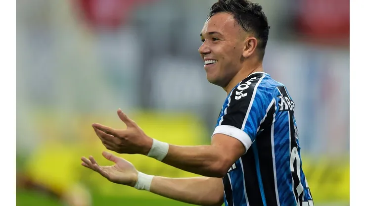 Foto: Thiago Ribeiro/AGIF - Pepê pode render mais de R$ 28 milhões ao Grêmio se for vendido ao Arsenal