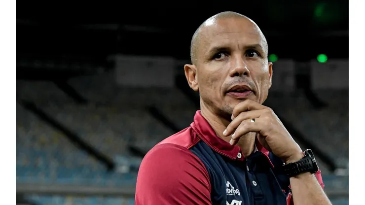 Foto: (Thiago Ribeiro/AGIF) - Higo Magalhães pregou 'cabeça erguida' no Vila após a desclassificação na Copa do Brasil