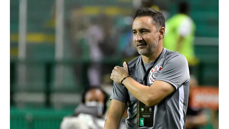Vizzor Imagem/AGIF - Vítor Pereira é elogiado no Corinthians