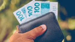 O dinheiro é fundamental no poker (Foto: Getty images)