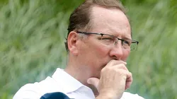 Textor age na surdina e toma decisão que agita bastidores