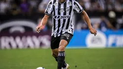 Lucas Emanuel/AGIF - Nino Paraíba marca belo gol na vitória do Ceará