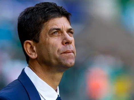 Vitória rescinde com atacante que está fora dos planos de Fabiano Soares