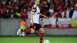 Rodrigo Caio pode ganhar minutos no Flamengo (Foto: Pedro H. Tesch/AGIF)