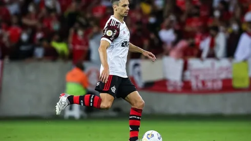 Rodrigo Caio pode ganhar minutos no Flamengo (Foto: Pedro H. Tesch/AGIF)