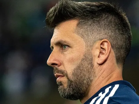 Samuel Venâncio expõe situação de titular de Pezzolano com contrato até o fim do ano