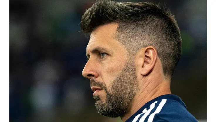 Foto: Alessandra Torres/AGIF - Titular de Pezzolano tem contrato até o fim da temporada e pode seguir na Raposa