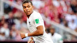 Foto: Ale Cabral/AGIF - Titular do Santos deixa Mbappé e Benzema para trás