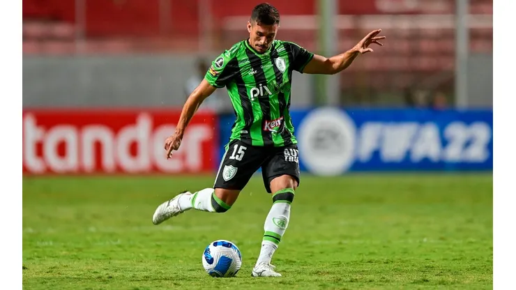 Juninho Valoura deve ser titular pelo América pela primeira vez em quase dois meses