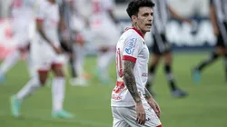 Jorge Rodrigues/AGIF/ TJD denuncia Jean Carlos e meia poderá ser punido por um longo período fora dos gramados.