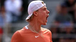 Alex Pantling/Getty Images - Shapovalov, em quadra na Itália