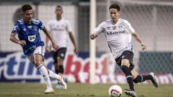Foto: Lucas Uebel/Grêmio FBPA - Gabriel Silva deve entrar no time titular e acabar com "tripé" de volantes do Grêmio