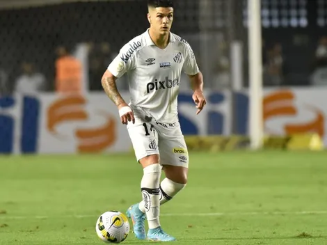 “Aqui, não perdemos pontos”: Rodrigo Fernández ‘desafia’ quem visitar o Santos na Vila