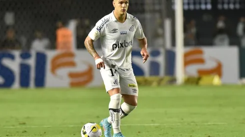 Rodrigo Fernández mandou 'desafio' aos adversários que querem bater o Santos na Vila