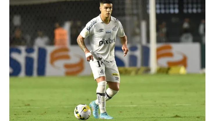 Rodrigo Fernández mandou 'desafio' aos adversários que querem bater o Santos na Vila