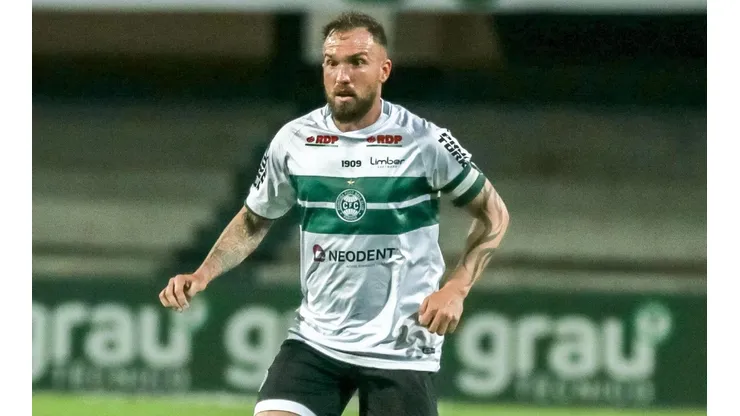 Foto: Robson Mafra/AGIF - Willian Farias: capitão se manifestou após derrota do Coritiba em SC
