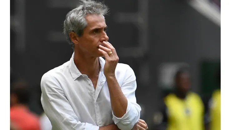 Foto: Mateus Bonomi/AGIF | Paulo Sousa sofre pressão