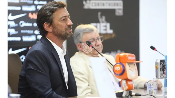 "É possível"; Duílio é avisado e Corinthians deverá adquirir meio-campista de alto escalão 