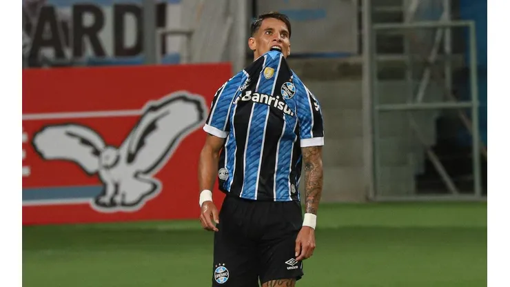 Ferreira quase acertou com o Flamengo (Foto: Maxi Franzoi/AGIF)