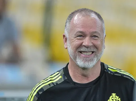 Buscando recuperar meio-campista, Mano pensa em estratégia para utilizar o jogador contra o Juventude