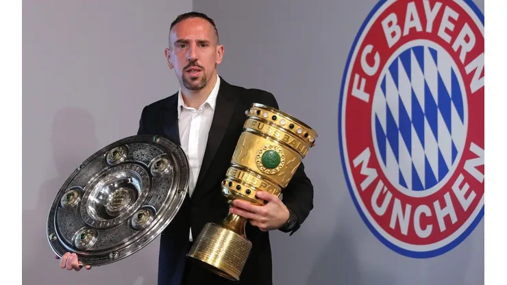Foto: Alexander Hassenstein/Bongarts/Getty Images | Ribéry se rende a titular de Vojvoda no Fortaleza em 2021