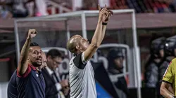 Foto: (Heber Gomes/AGIF) - Higo Magalhães comemora a vitória 'do alívio' do Vila Nova nesta sexta (6)