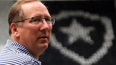 Vitor Silva/Botafogo - Textor é surpreendido por processo no Botafogo