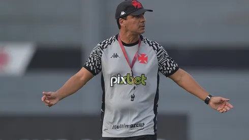 Foto: Thiago Ribeiro/AGIF - Zé Ricardo segue no comando do Vasco