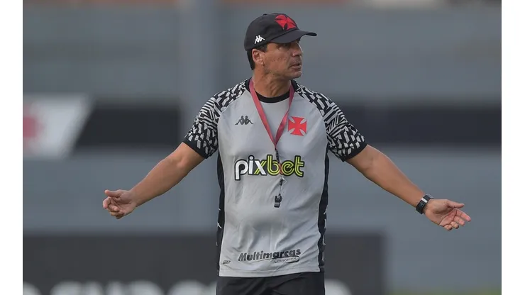 Foto: Thiago Ribeiro/AGIF - Zé Ricardo segue no comando do Vasco