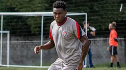 Foto: (Flickr Oficial Vitória/Pietro Carpi) - Héctor Urrego foi oficialmente apresentado pelo Vitória nesta quarta (4)