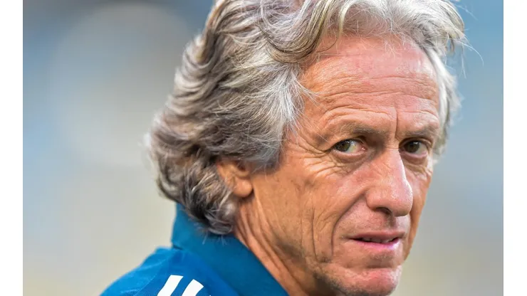 Jorge Jesus assiste jogo do Flamengo com jornalista Rubro-Negro, que desabafa contra Paulo Sousa