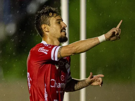 Artilheiro da Série B, Arthur Rezende ‘dá aula’ de coletividade no Vila Nova