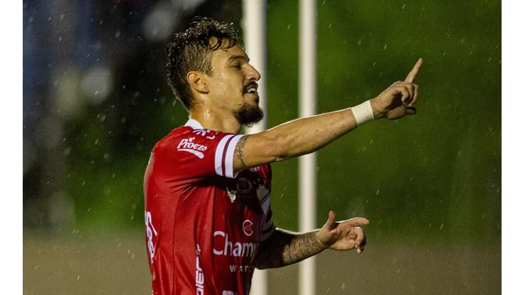 Foto: (Marcos Zanutto/AGIF) - Arthur Rezende tem sido o grande destaque do Vila neste início de Série B