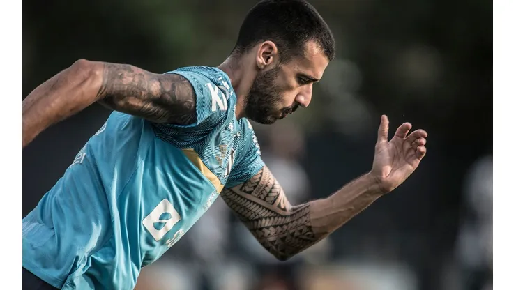 Foto: Ivan Storti/Santos FC - Camacho deve começar como titular diante da Universidad de Quito