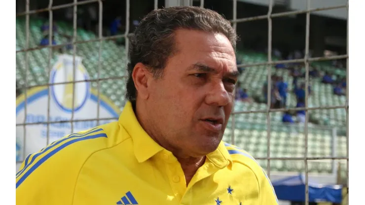 Fernando Moreno/AGIF - Luxa no comando do Cruzeiro.