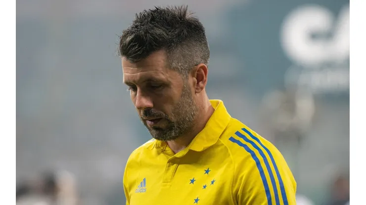 Foto: Alessandra Torres/AGIF - Pezzolano tem desfalque para duelo diante do Grêmio