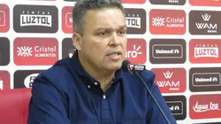 Foto: Paulo Marcos/Atlético-GO - Adson Batista fala sobre 'posição' do Atlético em relação à Liga Brasileira.