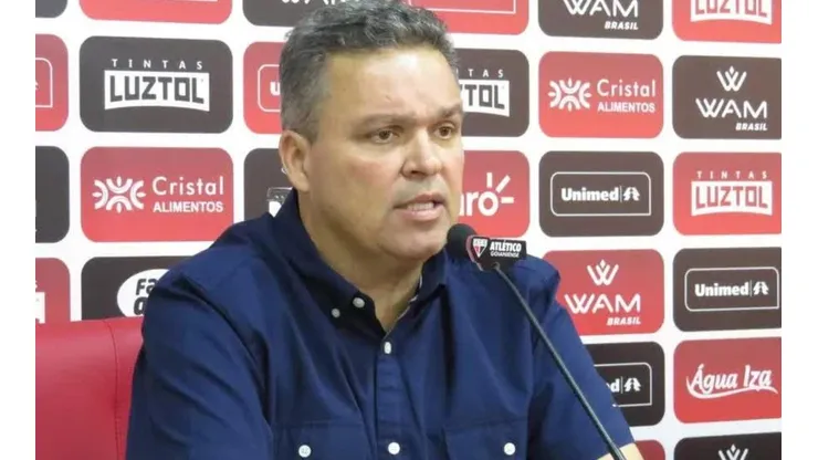 Foto: Paulo Marcos/Atlético-GO - Adson Batista fala sobre 'posição' do Atlético em relação à Liga Brasileira.