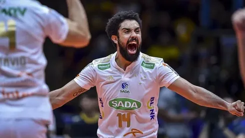 Fernando Cachopa comemora ponto do Cruzeiro na final da Superliga de Vôlei em Uberlândia — Foto: Divulgação/Cruzeiro