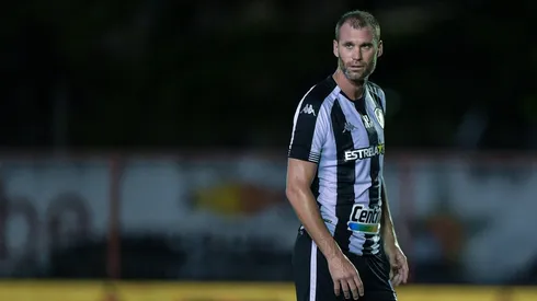 Thiago Ribeiro/AGIF - Carli pode voltar ao time do Botafogo