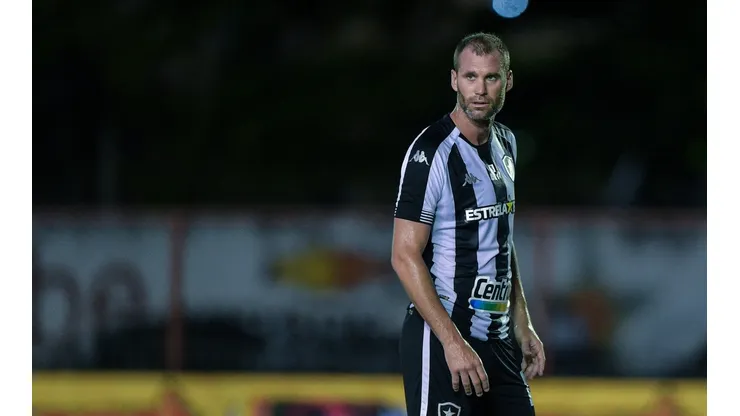 Thiago Ribeiro/AGIF - Carli pode voltar ao time do Botafogo