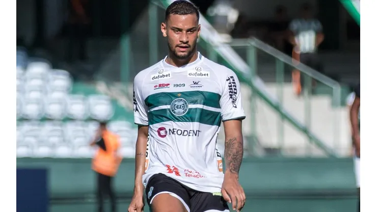 Foto: Robson Mafra/AGIF - Thonny Anderson: segue entregue ao departamento médico do Coritiba