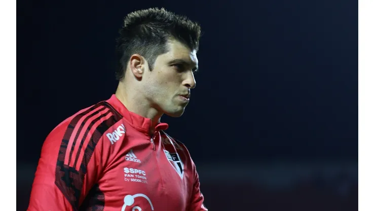Tiago Volpi estaria sem espaço no São Paulo (Foto: Marcello Zambrana/AGIF)