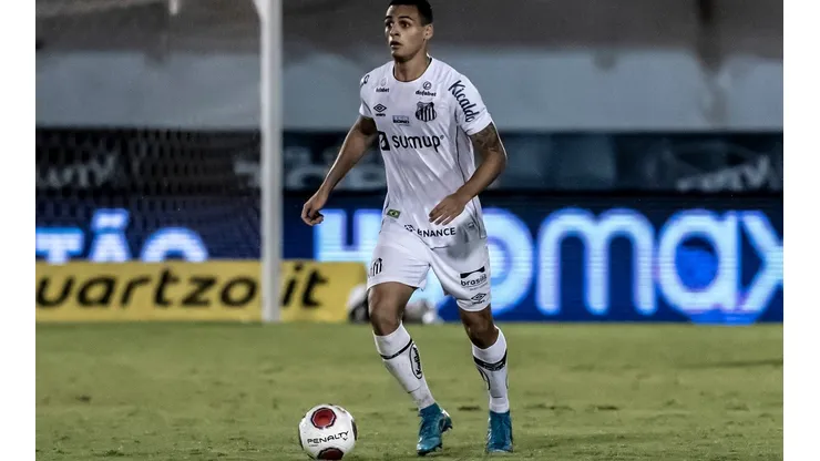Zagueiro, que começou a atuar no profissional do Santos na mesma época que Kaiky, teve venda ao futebol europeu 'brecada'